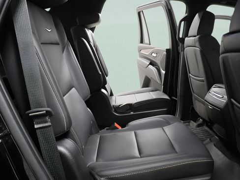 Used 2022 Cadillac Escalade Luxury AWD/4WD image 28