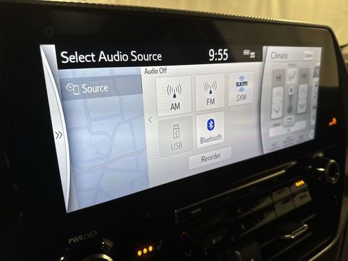 Used 2021 Toyota Highlander Platinum image 24