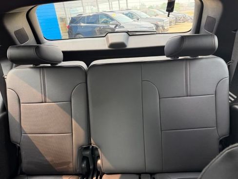 Used 2023 Chevrolet Traverse RS w/ LPO, Floor Liner Package AWD/4WD image 21