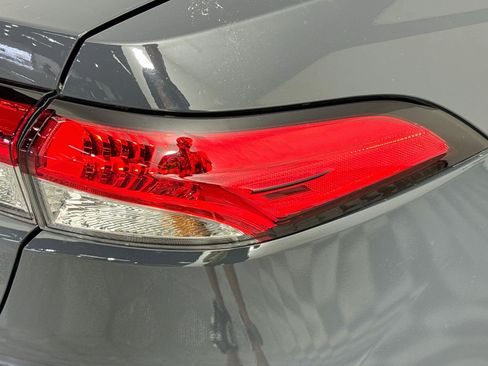 Used 2025 Toyota Corolla LE FWD image 31