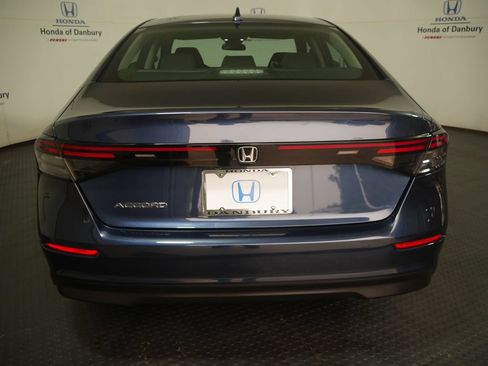 Used 2023 Honda Accord EX image 9