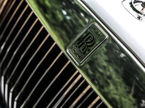 Used 2019 Rolls-Royce Dawn image 23