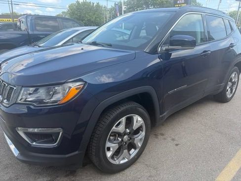 Used 2019 Jeep Compass Limited w/ Safety & Security Group AWD/4WD image 2