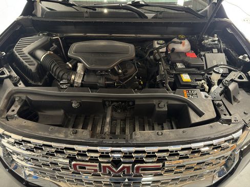 Used 2023 GMC Acadia Denali w/ Black Diamond Edition AWD/4WD image 42