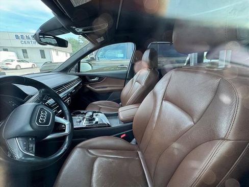Used 2017 Audi Q7 3.0T Prestige w/ Prestige Package image 7