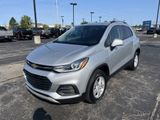 Used 2022 Chevrolet Trax LT w/ LT Convenience Package image 3