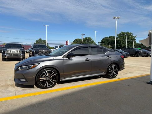 Used 2023 Nissan Sentra SR w/ SR Premium Package FWD image 4