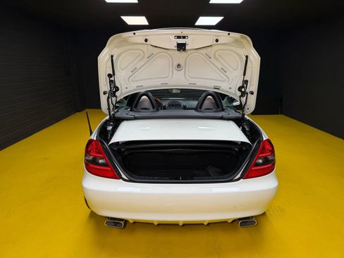 Used 2010 Mercedes-Benz SLK 300 image 12