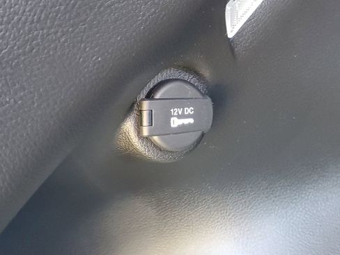 Used 2023 Jeep Compass Latitude AWD/4WD image 9