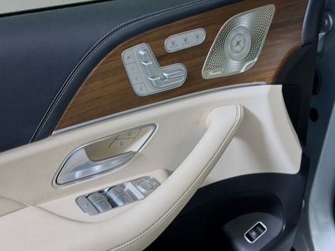 Used 2022 Mercedes-Benz GLS 450 4MATIC image 21