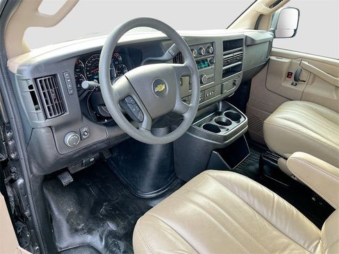 Used 2024 Chevrolet Express 2500 w/ Driver Convenience Package image 9
