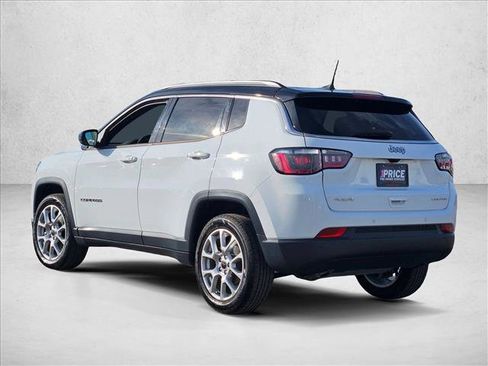 Used 2025 Jeep Compass Limited image 7