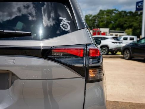 Used 2025 Subaru Forester Limited AWD/4WD image 15