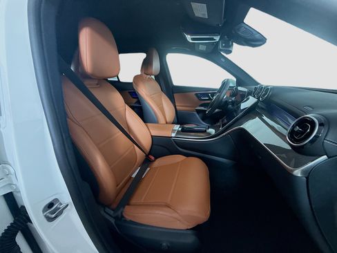 Used 2023 Mercedes-Benz GLC 300 4MATIC w/ Exclusive Trim Package image 29