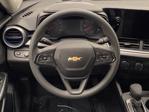 New 2026 Chevrolet Trax LS w/ LS Convenience Package FWD image 26