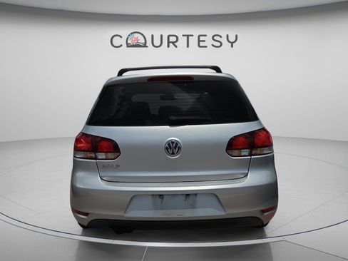 Used 2013 Volkswagen Golf 2-Door FWD image 2
