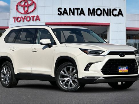 Certified 2024 Toyota Grand Highlander AWD Hybrid image 2