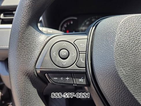 Used 2025 Toyota RAV4 XLE FWD image 24