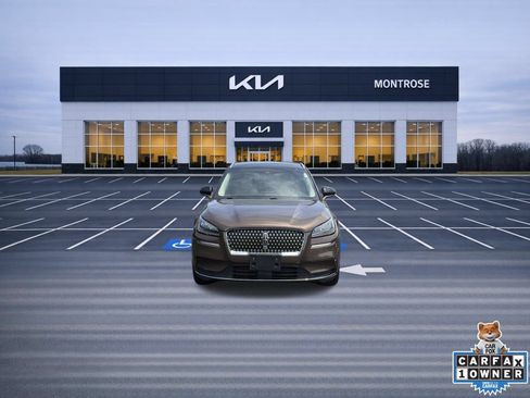 Used 2022 Lincoln Corsair AWD w/ Premium Package image 2