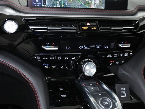 Used 2025 Acura MDX A-Spec image 21