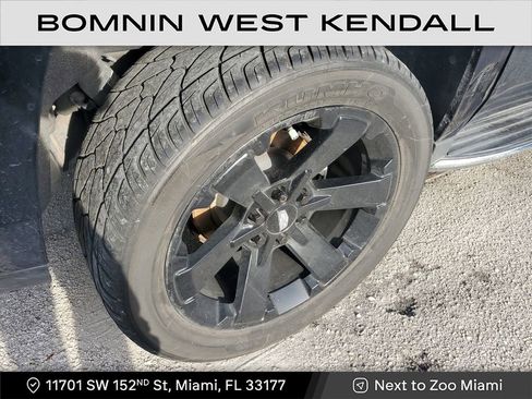 Used 2019 Cadillac Escalade ESV Premium Luxury image 8