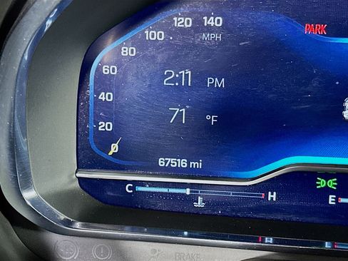 Used 2024 Chevrolet Suburban Premier image 19