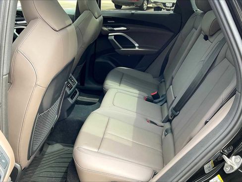 New 2025 Audi Q5 Premium Plus image 17