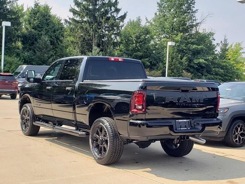 New 2026 RAM 2500 Big Horn AWD/4WD image 4