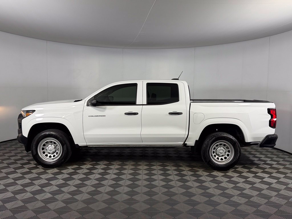 Used 2025 Chevrolet Colorado W/T RWD image 9