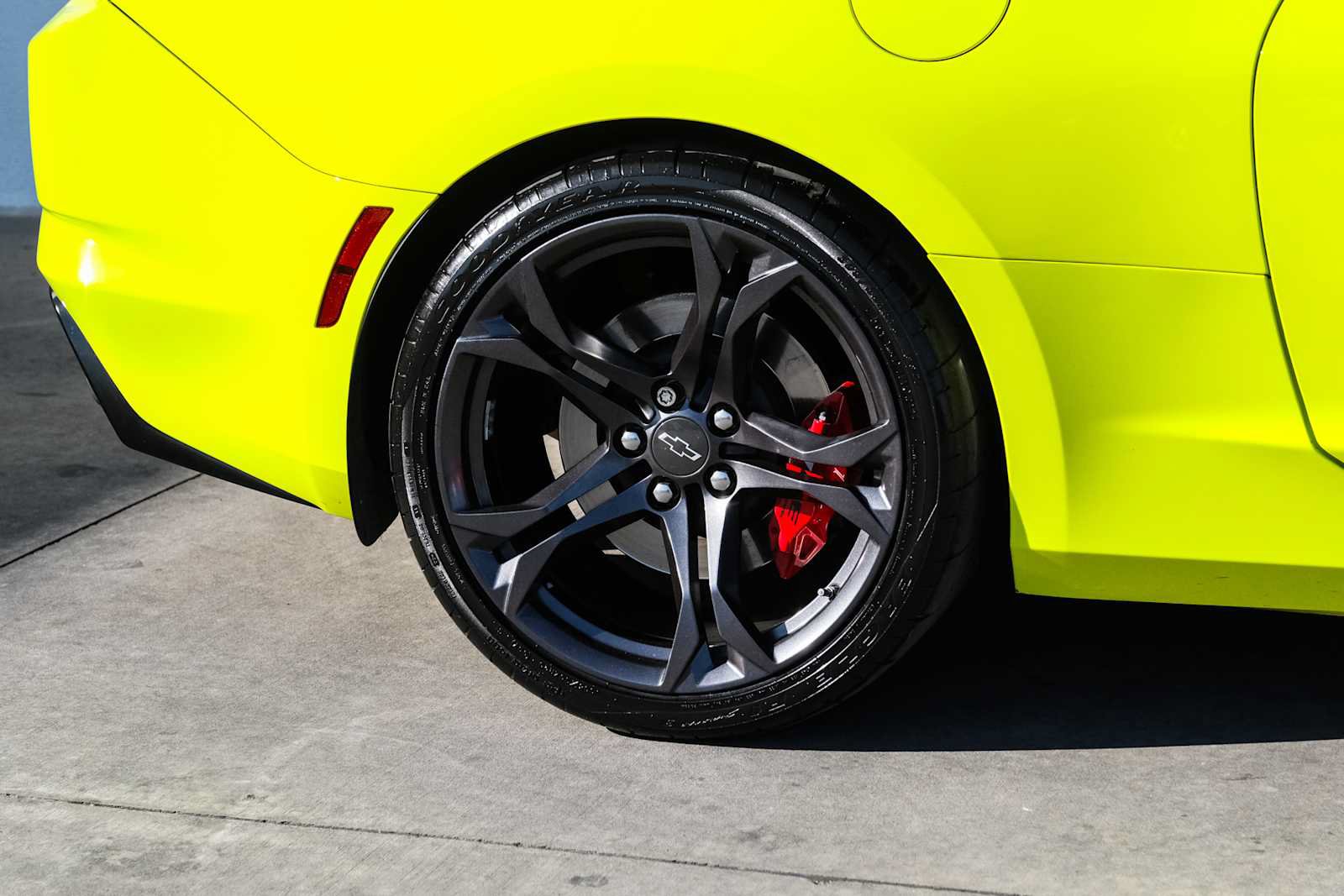 Used 2020 Chevrolet Camaro RWD image 10
