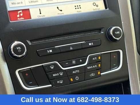 Used 2017 Ford Fusion SE w/ Fusion SE Technology Package image 24