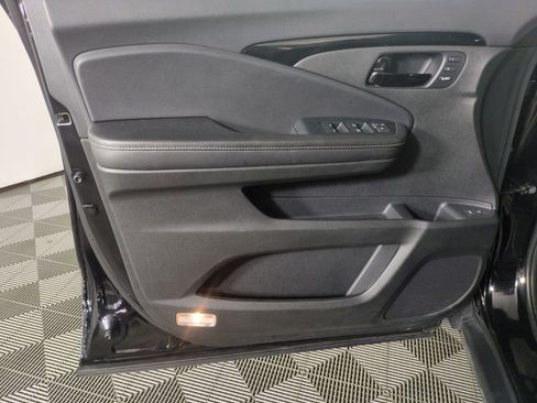 Used 2023 Honda Passport Elite image 10