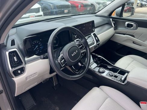 Certified 2024 Kia Sorento SX Prestige AWD/4WD image 6
