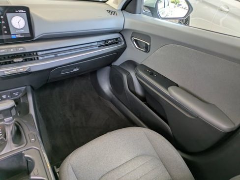 Used 2025 Kia K4 EX image 14