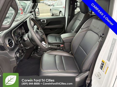 Used 2024 Jeep Wrangler Unlimited Sahara w/ Technology Group image 5