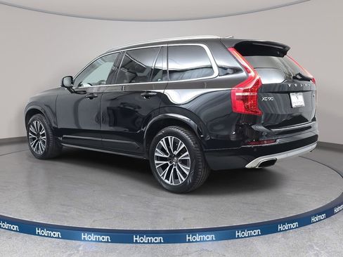 Used 2020 Volvo XC90 T5 Momentum w/ Protection Package Premier image 8