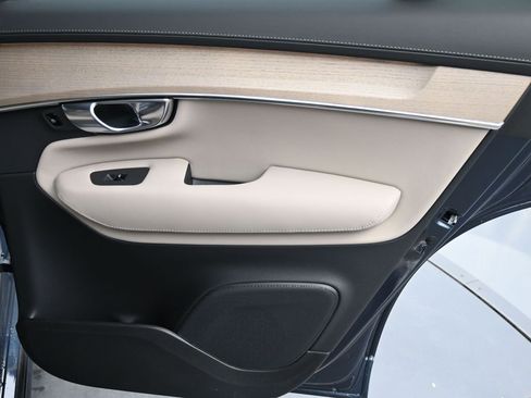 New 2026 Volvo XC90 B6 Plus AWD/4WD image 16