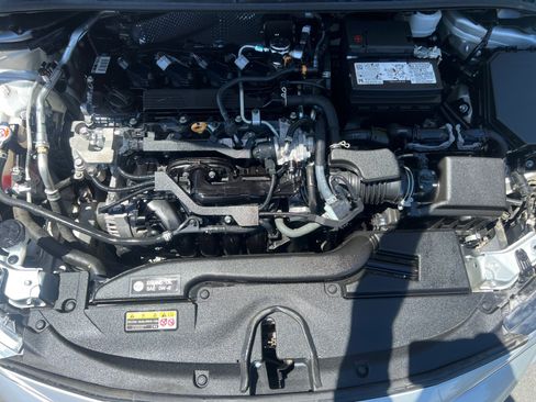 Used 2024 Toyota Corolla LE FWD image 31