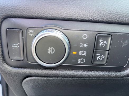 Used 2021 Ford Explorer XLT w/ Equipment Group 202A image 19