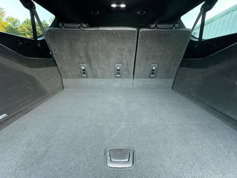 Used 2023 Cadillac Escalade ESV Luxury RWD image 35