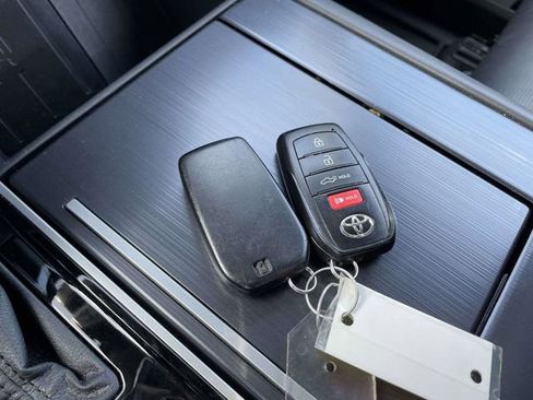 Used 2023 Toyota Tundra Platinum image 33