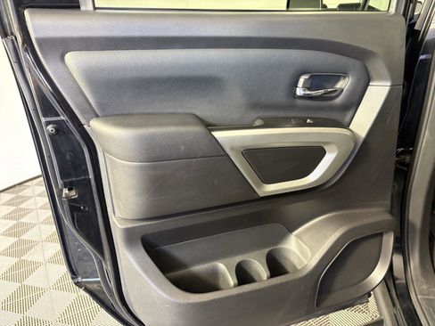 Used 2024 Nissan Titan SV w/ SV Convenience Package image 45