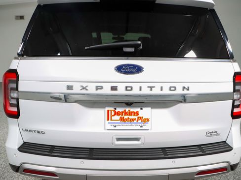 Used 2023 Ford Expedition Limited image 8
