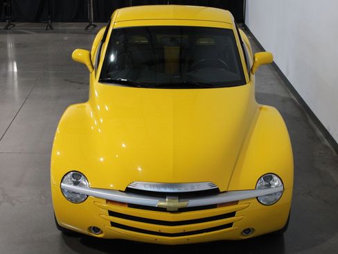 Used 2003 Chevrolet SSR w/ Preferred Equipment Group image 5
