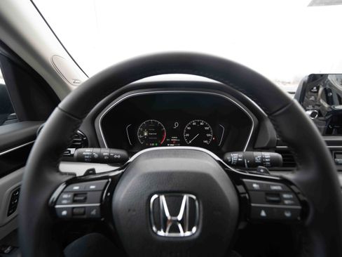 New 2025 Honda Pilot Touring image 15