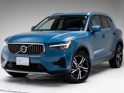 Used 2024 Volvo XC40 B5 Core