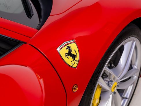 Certified 2019 Ferrari 488 GTB RWD image 33