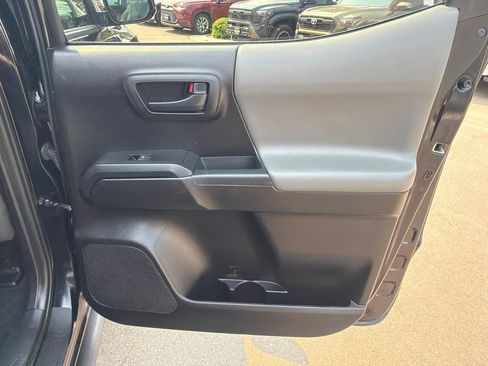 Used 2021 Toyota Tacoma SR AWD/4WD image 14