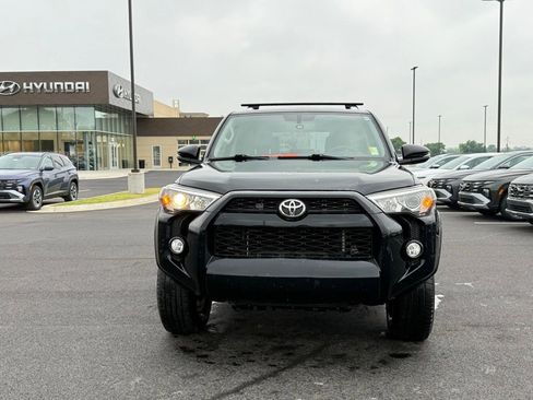 Used 2016 Toyota 4Runner SR5 Premium AWD/4WD image 2