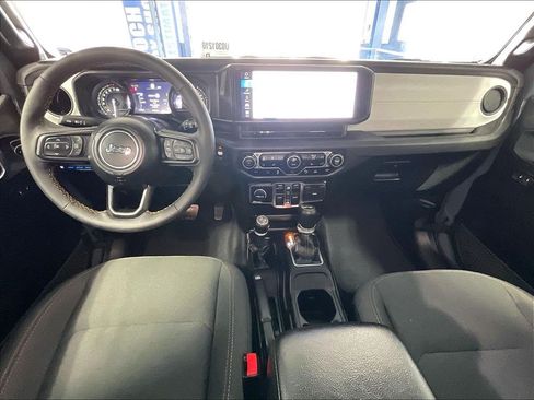 Used 2024 Jeep Wrangler Unlimited w/ Convenience Group AWD/4WD image 21